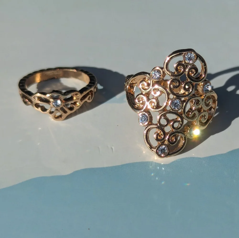 🌟 2 Matching Gold Rings with Rhinestones - Picture 2 of 4